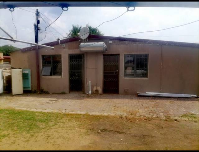 7 BEDROOM HOUSE FOR SALE IN SASOLBURG EXT 1